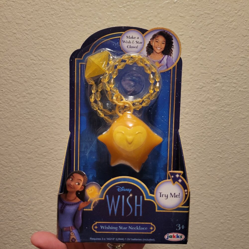 NWT Disney's Wish Wishing Star Necklace Ages 3+
